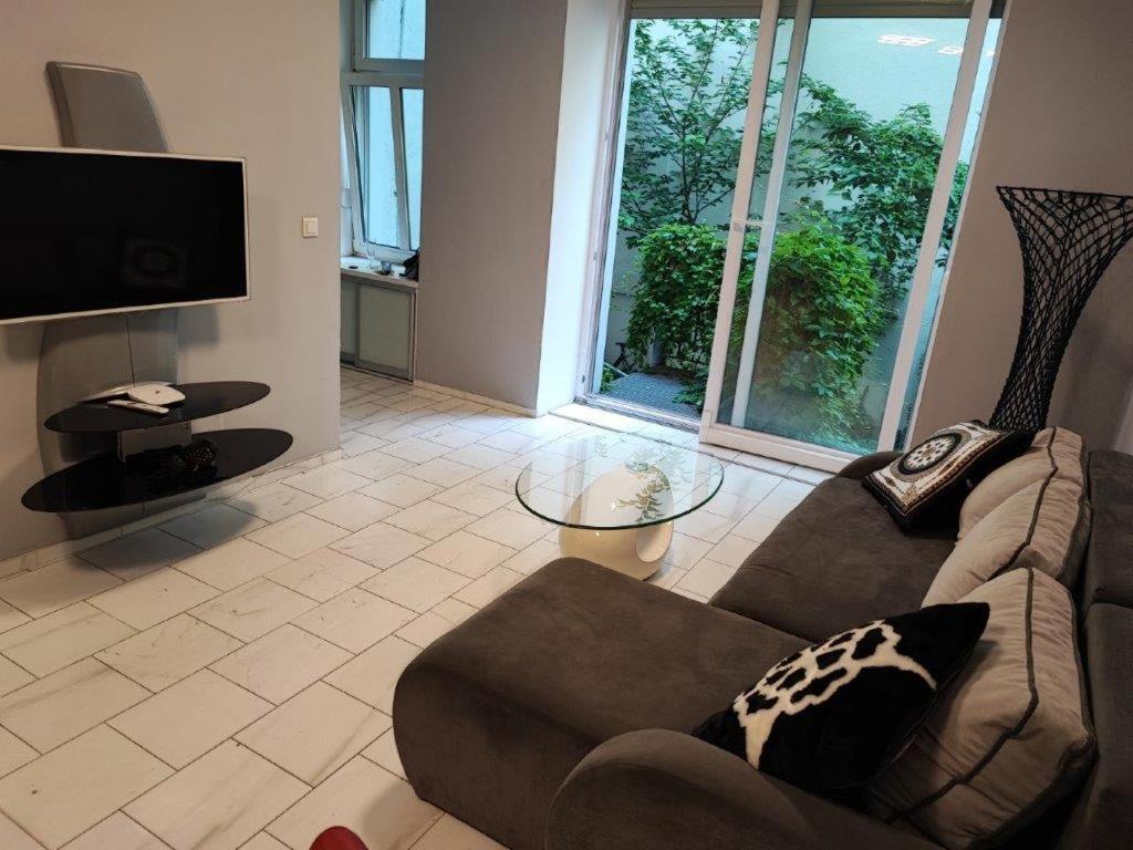 Central Vienna Apartment With Unique 40M2 City Garden & Self Check In Zewnętrze zdjęcie