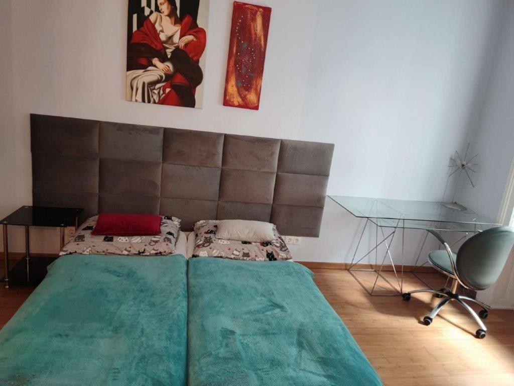Central Vienna Apartment With Unique 40M2 City Garden & Self Check In Zewnętrze zdjęcie