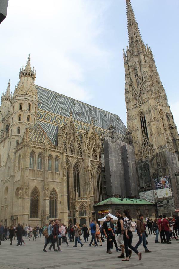Central Vienna Apartment With Unique 40M2 City Garden & Self Check In Zewnętrze zdjęcie