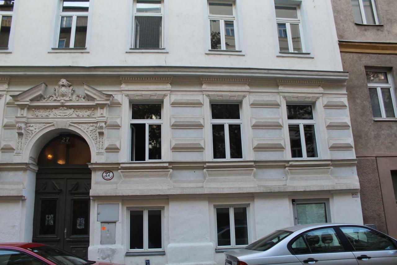 Central Vienna Apartment With Unique 40M2 City Garden & Self Check In Zewnętrze zdjęcie