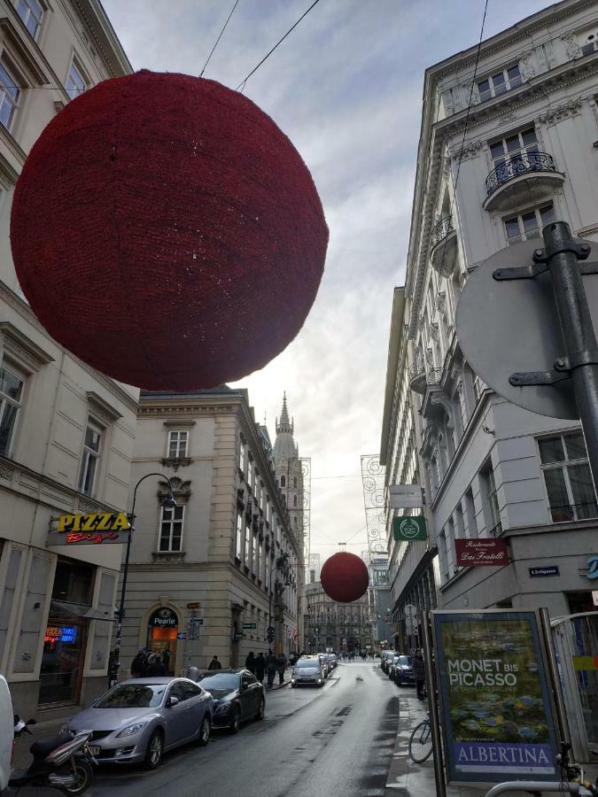 Central Vienna Apartment With Unique 40M2 City Garden & Self Check In Zewnętrze zdjęcie